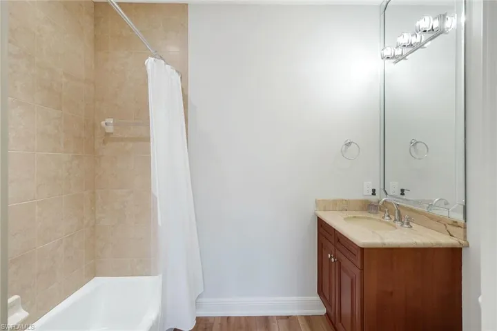 588 Avellino Isles Cir 20101, Naples, Florida 34119