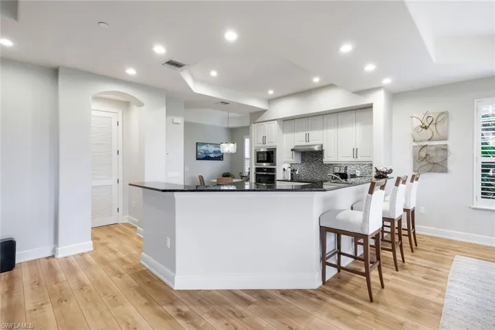 588  Avellino Isles  CIR, Naples, FL 34119