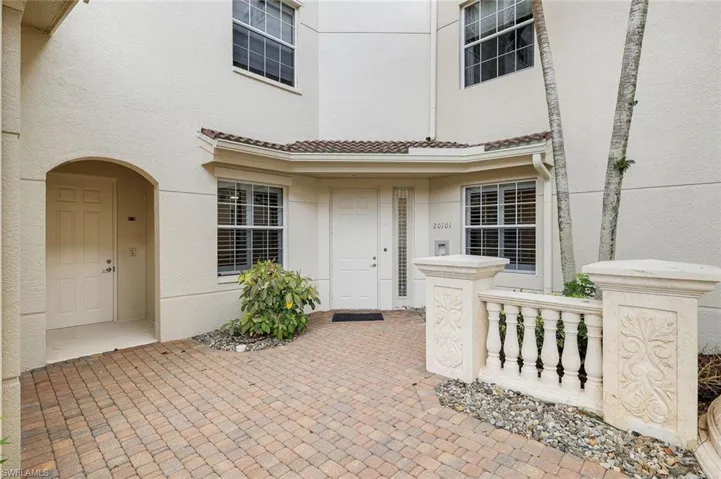588 Avellino Isles Cir 20101, Naples, Florida 34119