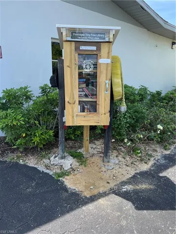 Nice sharing Library at Shores Club