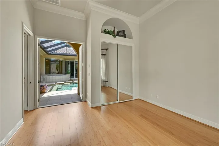 Bedroom 3 with direct access to Pool