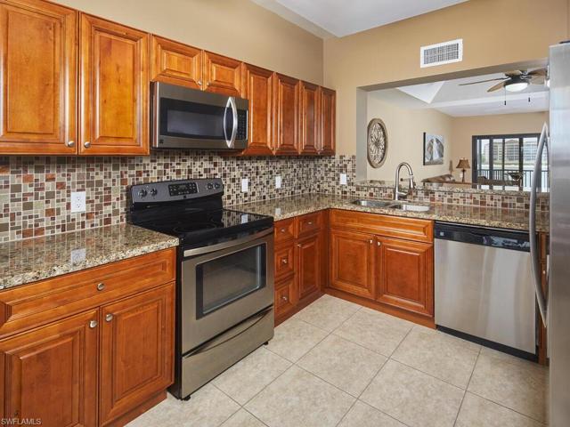 531  La Peninsula  BLVD, Naples, FL 34113