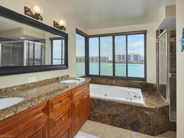 531  La Peninsula  BLVD, Naples, FL 34113