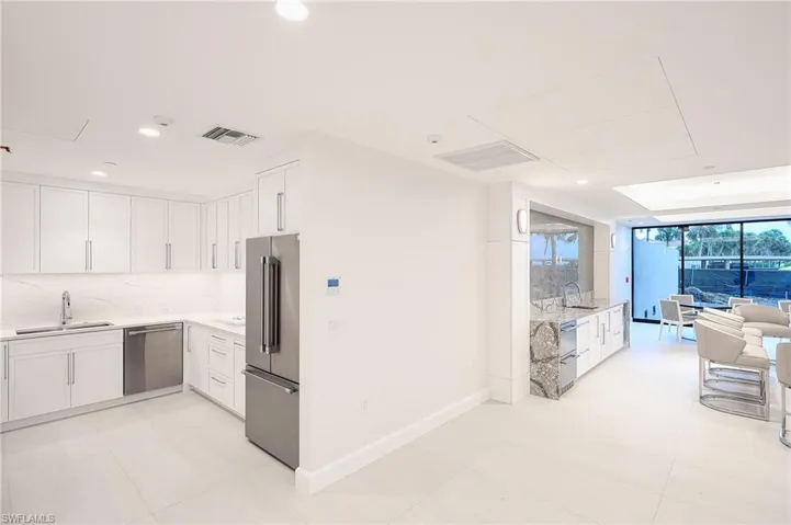 Social Room in Surfsedge