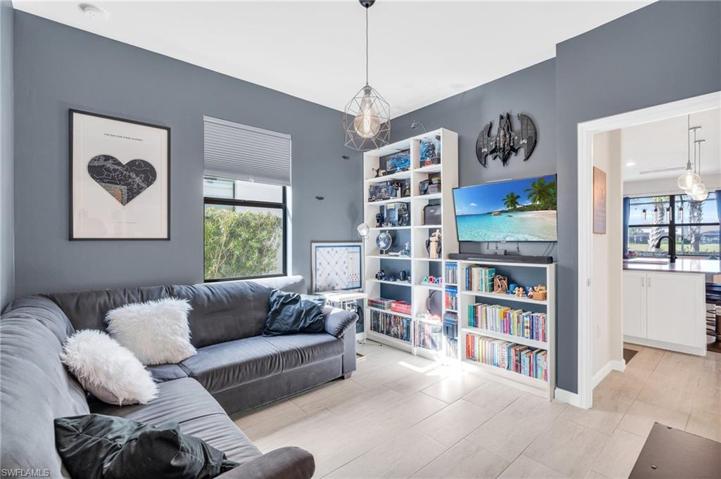 Bedroom/Den/Office