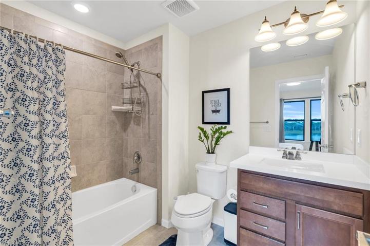 2nd Master Bathroom