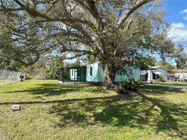 7606  Peyraud  DR, North Fort Myers, FL 33917