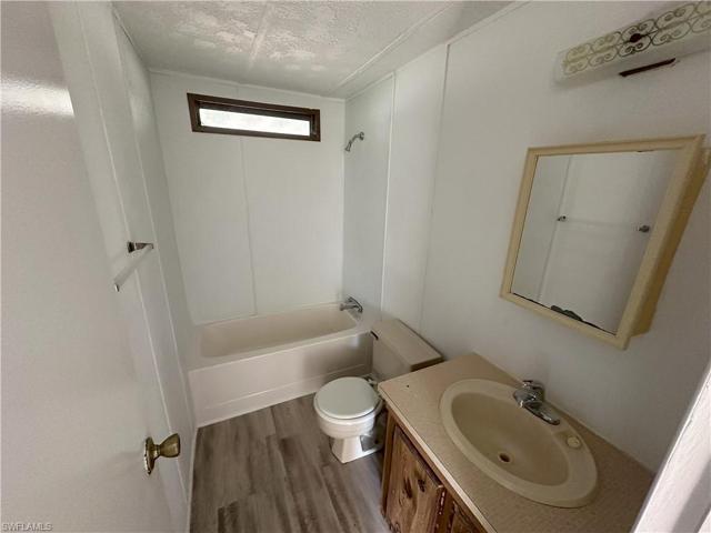 7606  Peyraud  DR, North Fort Myers, FL 33917