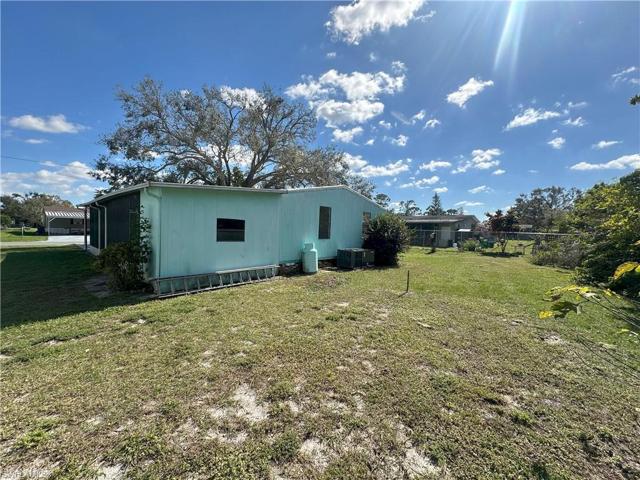 7606  Peyraud  DR, North Fort Myers, FL 33917