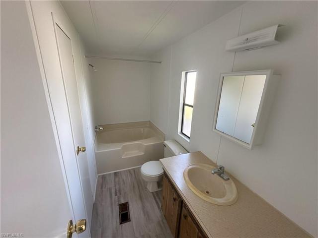 7606  Peyraud  DR, North Fort Myers, FL 33917