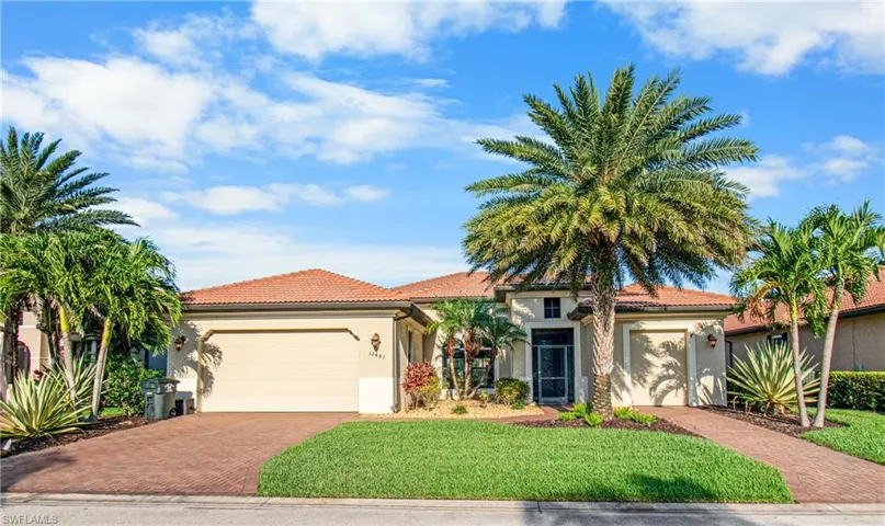 3 BEDROOMS, 3 FULL BATHS, PLUS OFFICE/DEN = 2644 Sq. Ft. WITH PLENTY OF ROOM FOR A POOL.