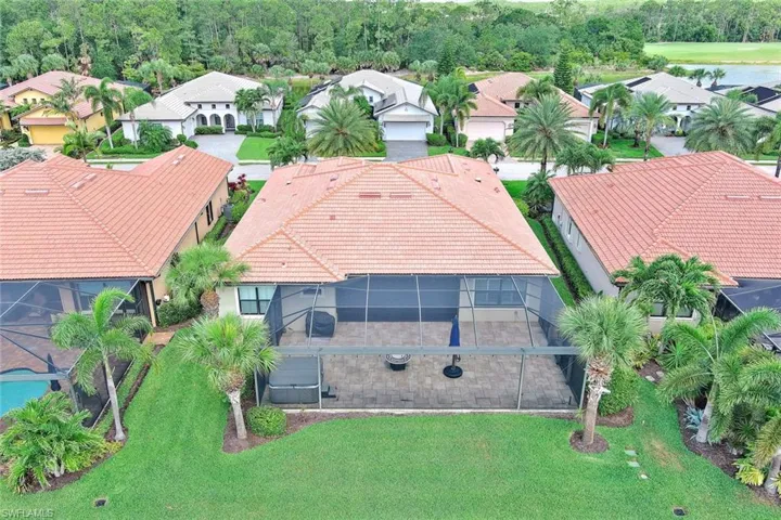 SIMPLY BEAUTIFUL LANDSCAPING FRONT & BACK. THE SOLARO COMMUNITY IS KNOWN FOR IT’S LANDSCAPING, SOCIAL ACTIVITIES & QUITE LOCATION FOR YOUR ENJOYMENT! THIS IS TRULY PARADISE!