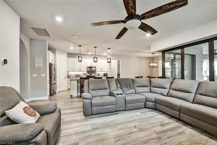 2100 Parson ST, NAPLES FL 34120
