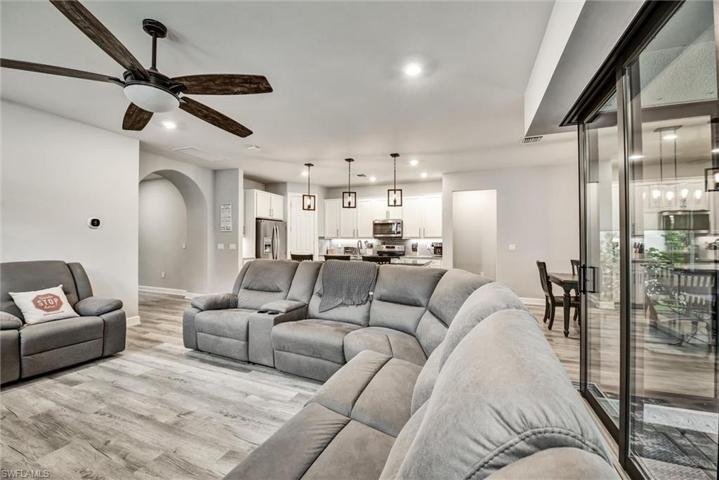 2100 Parson ST, NAPLES FL 34120