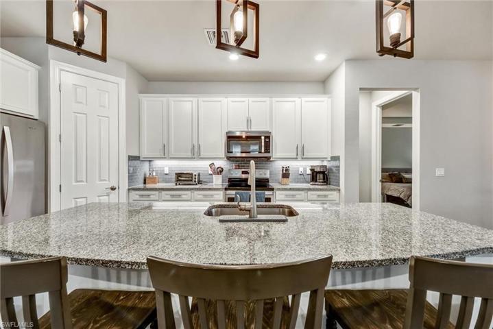 2100 Parson ST, NAPLES FL 34120