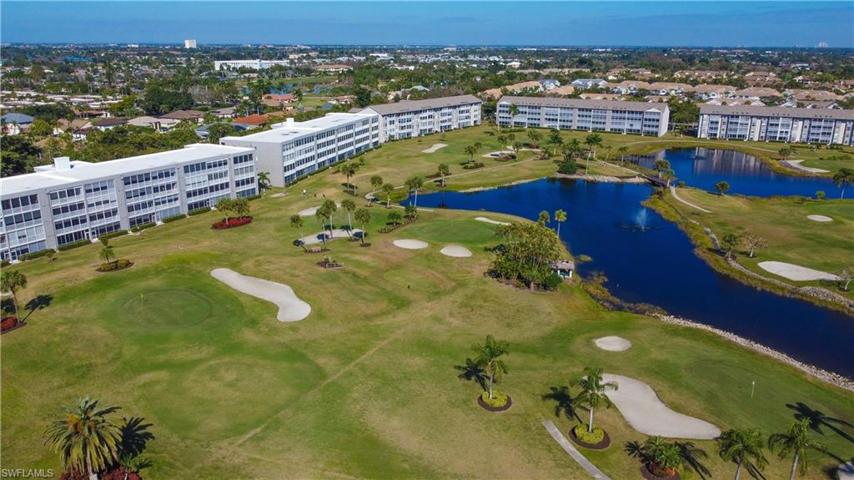Birds eye view of Golfview Golf & Racquet Course.