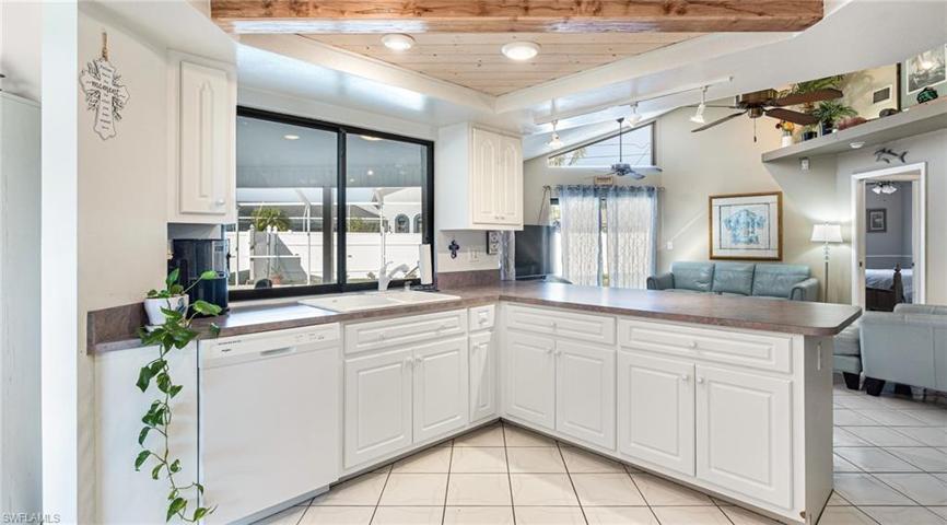 431 SW 33rd TER, CAPE CORAL FL 33914