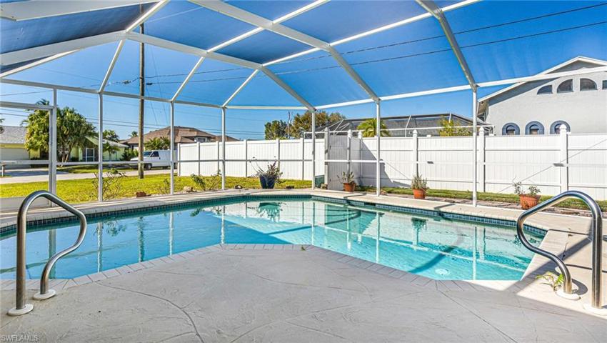 431 SW 33rd TER, CAPE CORAL FL 33914