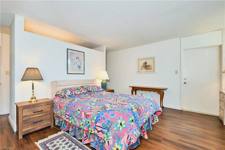 5959  Winkler  RD, Fort Myers, FL 33919