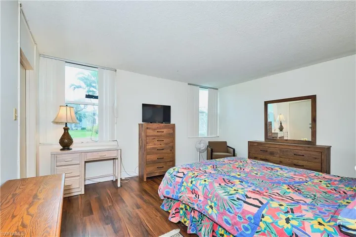 5959  Winkler  RD, Fort Myers, FL 33919