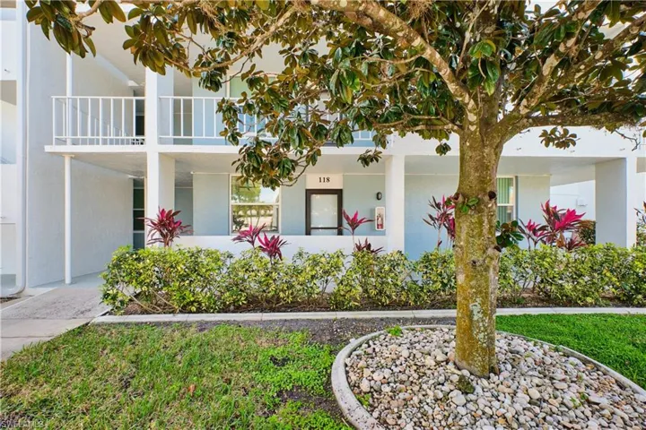 5959  Winkler  RD, Fort Myers, FL 33919