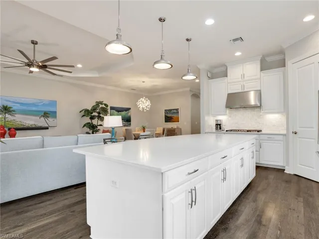 8477 Sevilla Ct, Naples, Florida 34114