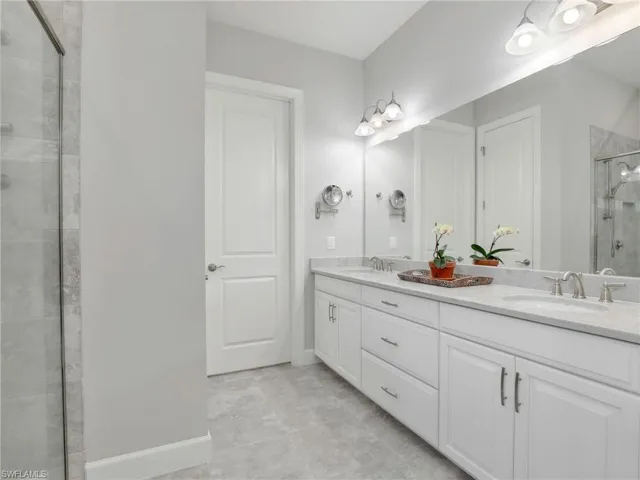 8477 Sevilla Ct, Naples, Florida 34114