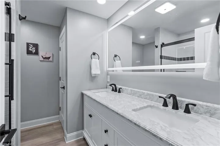 Primary Bath Dual Vanity & Popular Features.