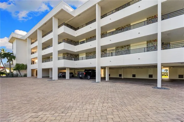 View of apartment building / complex