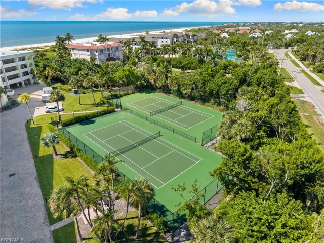 Bird's eye view of tennis court