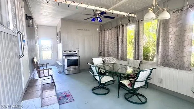 Lanai with newer sliding windows