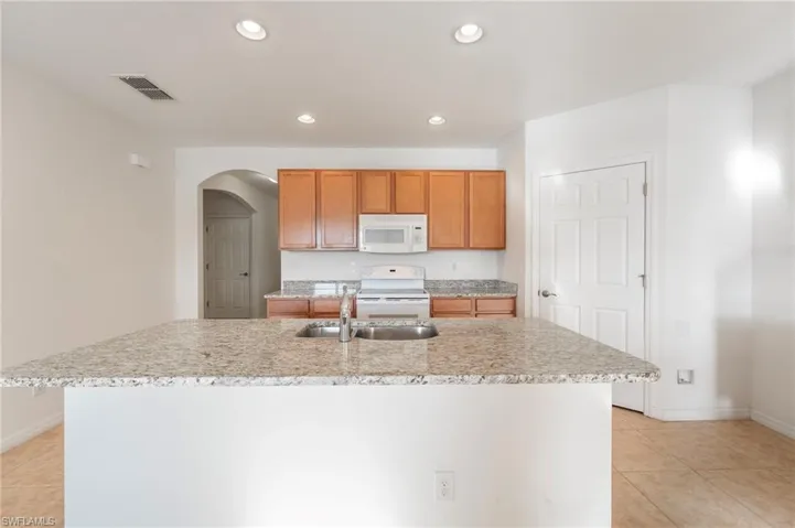 2897  Apple Blossom  DR, Alva, FL 33920