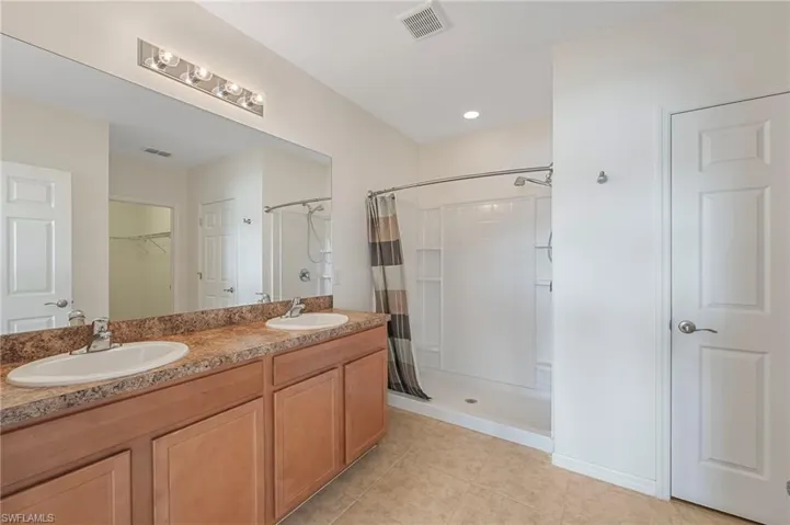 2897  Apple Blossom  DR, Alva, FL 33920