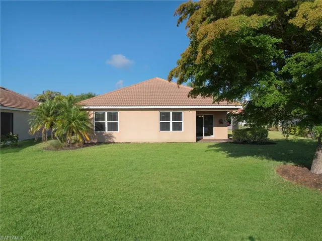 2897  Apple Blossom  DR, Alva, FL 33920