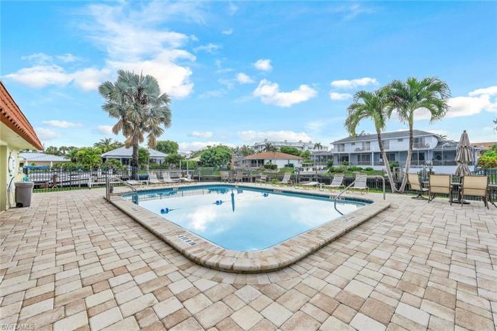 Community pool