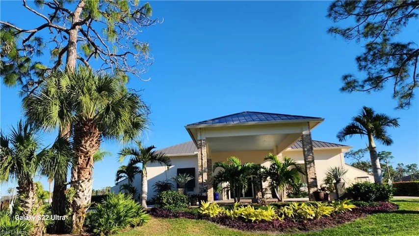 Easy Walk to Clubhouse, Pool & Sport Courts!
