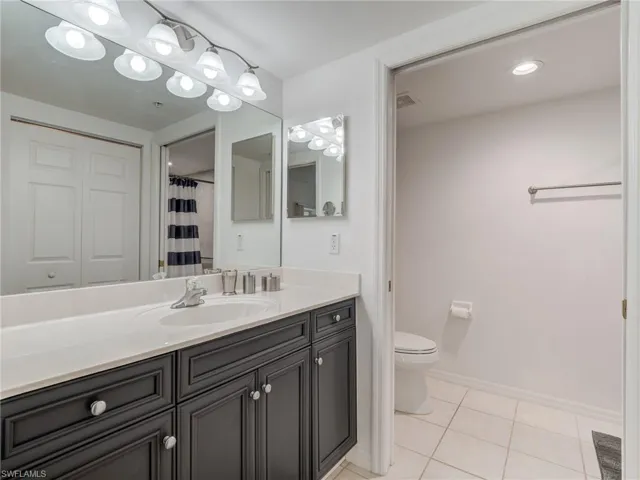 Master Bath with a Private Commode!