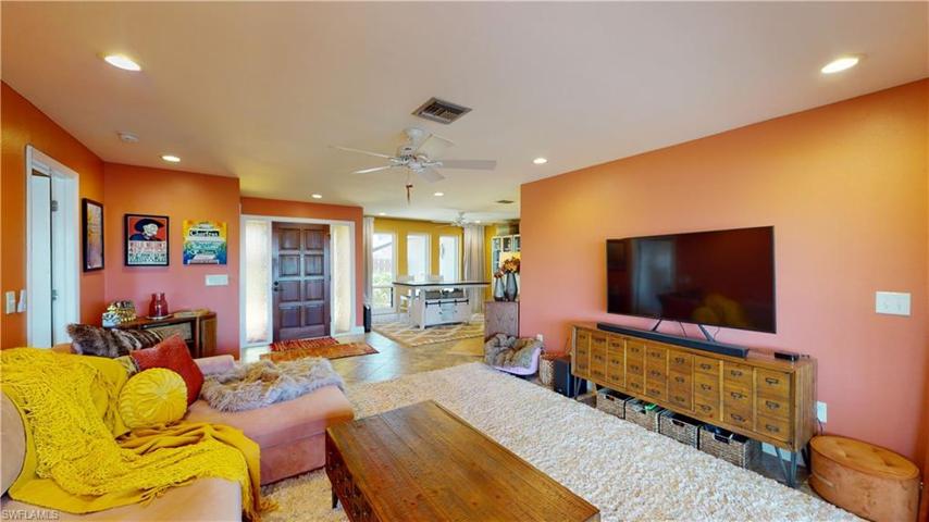 716 SE 44th  ST, CAPE CORAL, FL 33904