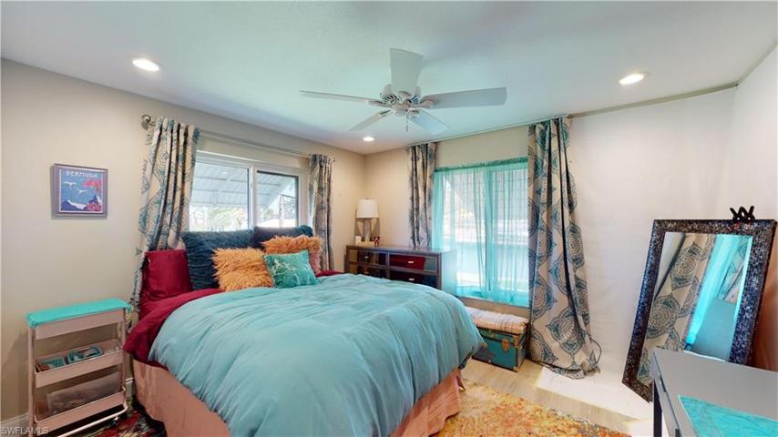 716 SE 44th  ST, CAPE CORAL, FL 33904