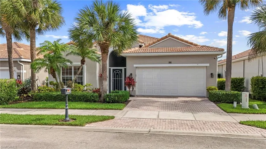 96 Glen Eagle Cir, Naples, Florida 34104