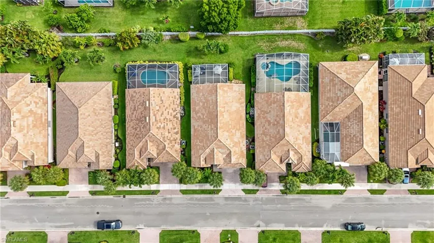 96 Glen Eagle Cir, Naples, Florida 34104