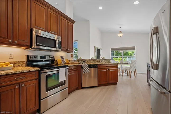96 Glen Eagle Cir, Naples, Florida 34104