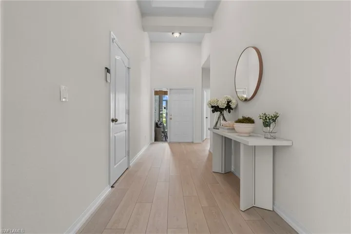 96 Glen Eagle Cir, Naples, Florida 34104