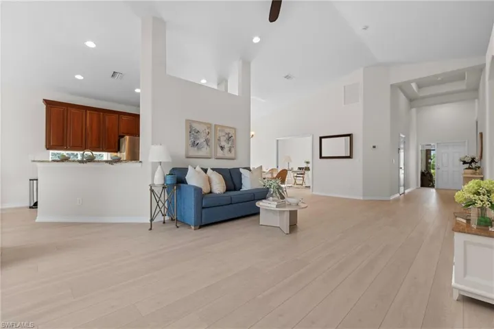 96 Glen Eagle Cir, Naples, Florida 34104