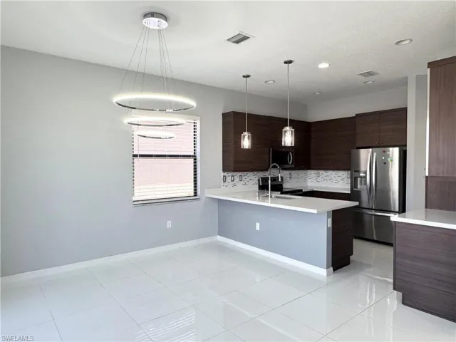 8984 Madrid Cir, Naples, Florida 34104