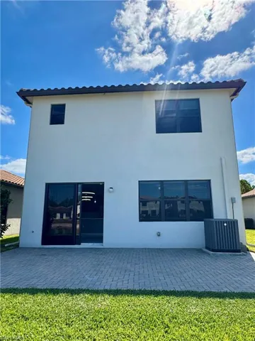 8984 Madrid Cir, Naples, Florida 34104