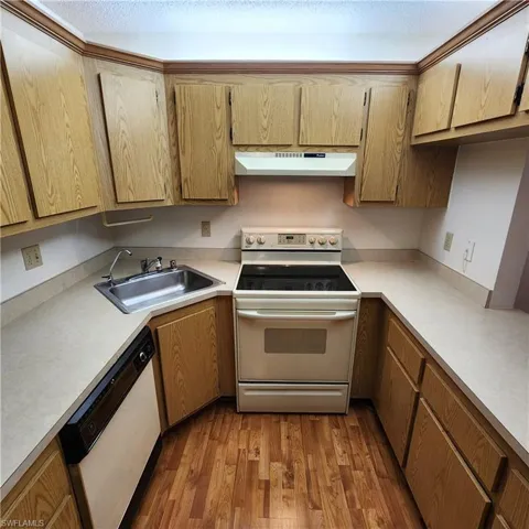 9950 Sailview Ct 11-c2, Fort Myers, Florida 33905