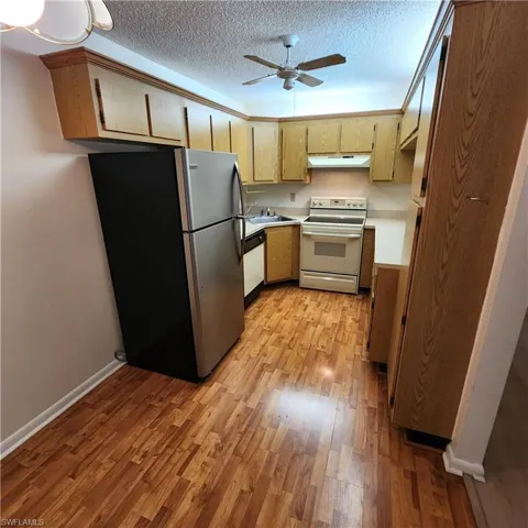 9950 Sailview Ct 11-c2, Fort Myers, Florida 33905