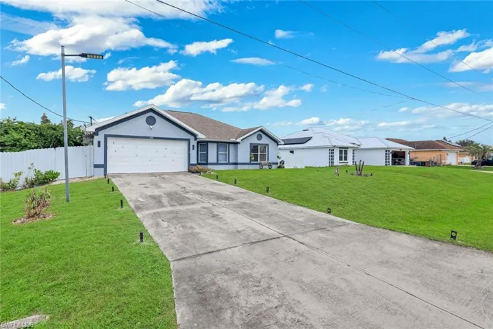 438 Willowbrook Dr, Lehigh Acres, Florida 33972