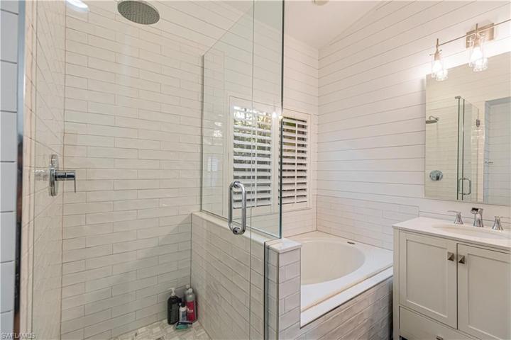 24821  Lakemont Cove  LN, Bonita Springs, FL 34134